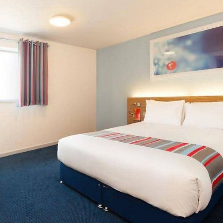 Travelodge London Teddington Dış mekan fotoğraf