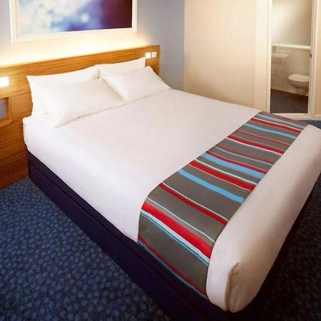 Travelodge London Teddington Dış mekan fotoğraf