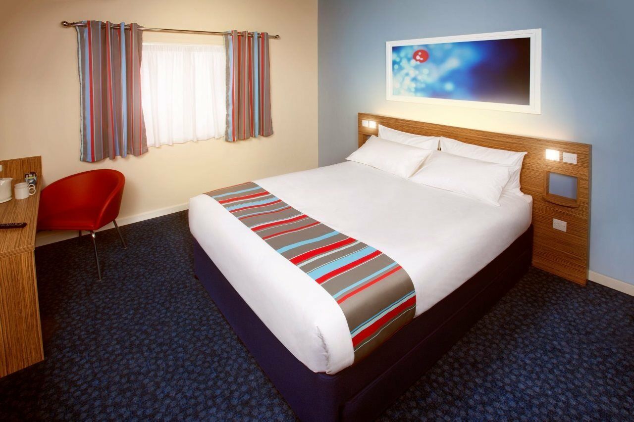 Travelodge London Teddington Dış mekan fotoğraf